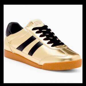 🆕 Steve Madden Nirvanna Sneaker Gold with Black Stripes (Women). Size 8.5